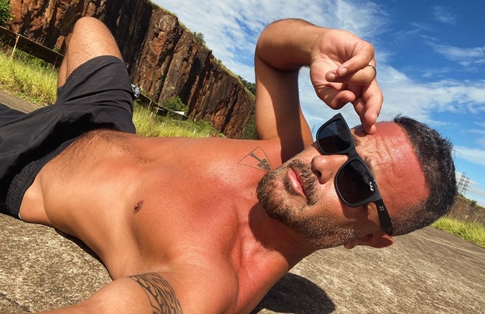 Rodrigo Phavanello posou pelado para a revista gay G Magazine duas vezes